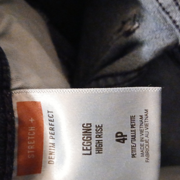 Express denim perfect legging. 4P 💙💙💙💙 - Picture 9 of 10